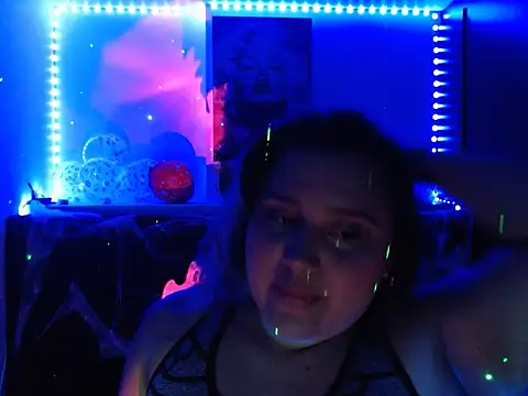 Snapshot of EmmaTower chatting on October 9, 2025, 7:25 pm EmmaTower online show from October 9, 2025, 7:25 pm