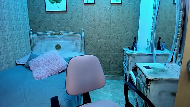 Lucia jane online show from February 28, 2026, 9:25 pm