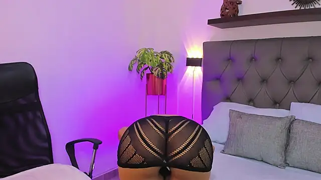 Snapshot of lena_clark_ chatting on September 23, 2025, 12:34 pm lena clark online show from September 23, 2025, 12:34 pm