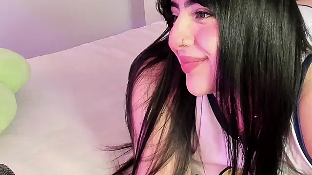 Snapshot of Camila_Matinez_ chatting on April 15, 2026, 1:22 am Camila Matinez online show from April 15, 2026, 1:22 am