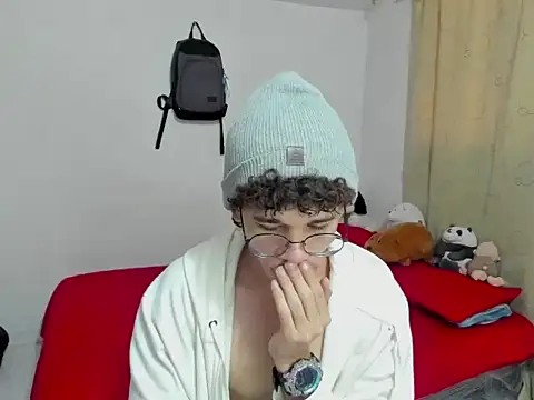 Tom Blues online show from October 1, 2025, 1:04 pm