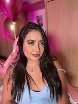 Snapshot of Emiily_Moore1 chatting on February 4, 2026, 12:27 am Emiily Moore1 online show from February 4, 2026, 12:27 am