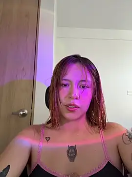 Snapshot of aliciia_23 chatting on May 16, 2026, 10:31 pm aliciia 23 online show from May 16, 2026, 10:31 pm