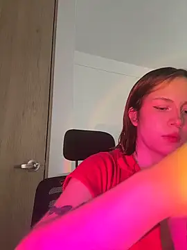 Snapshot of aliciia_23 chatting on April 15, 2026, 10:32 pm aliciia 23 online show from April 15, 2026, 10:32 pm