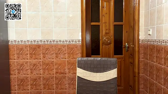 Snapshot of MaroonMoon_ chatting on February 25, 2026, 8:52 pm MaroonMoon online show from February 25, 2026, 8:52 pm