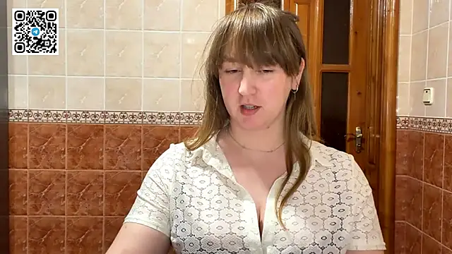 Snapshot of MaroonMoon_ chatting on February 13, 2026, 9:04 pm MaroonMoon online show from February 13, 2026, 9:04 pm