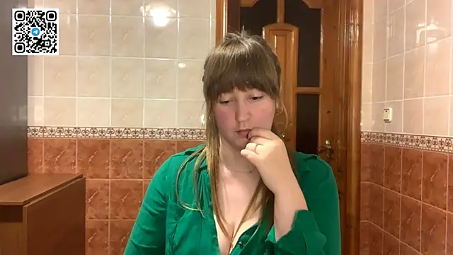 MaroonMoon  online show from November 19, 2025, 8:31 pm