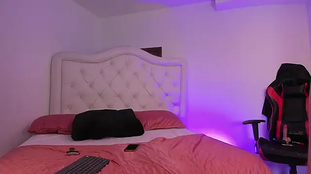 Snapshot of kiara_velvet_ chatting on September 16, 2025, 4:24 am kiara velvet online show from September 16, 2025, 4:24 am