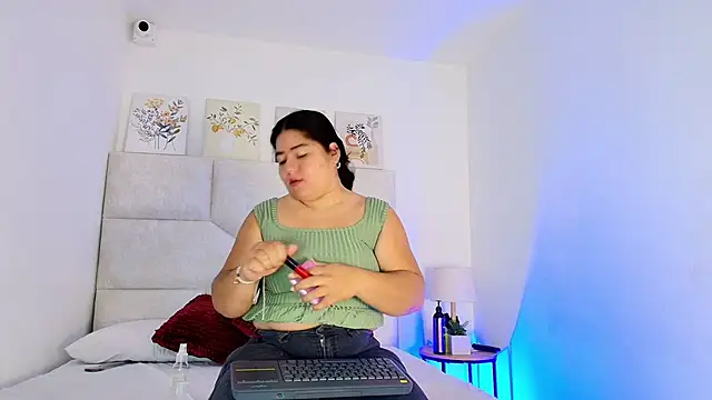 Snapshot of elizawiliamst chatting on May 22, 2026, 11:52 am elizawiliamst online show from May 22, 2026, 11:52 am