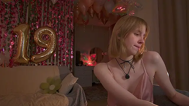 Snapshot of sofiapurex chatting on February 19, 2026, 9:23 pm sofiapurex online show from February 19, 2026, 9:23 pm