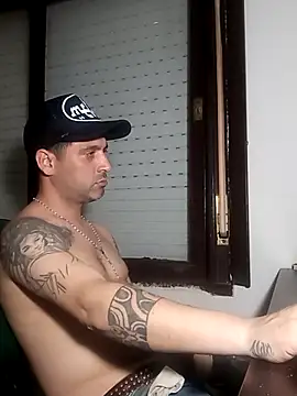 0800cristean online show from November 28, 2025, 1:39 am