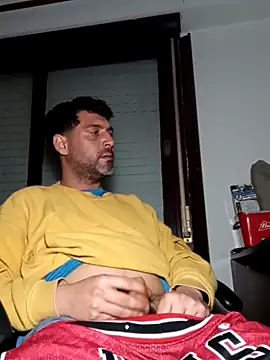 0800cristean online show from September 27, 2025, 2:28 am