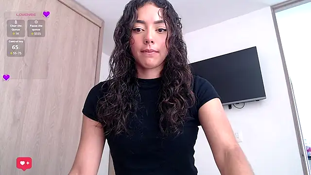 WendySuns  online show from November 19, 2025, 5:13 pm