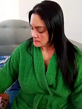 tiffany Johnson1 online show from December 18, 2025, 2:10 pm