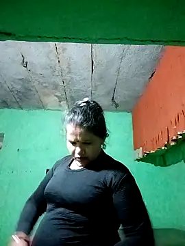 Manavi x online show from February 24, 2026, 3:24 pm