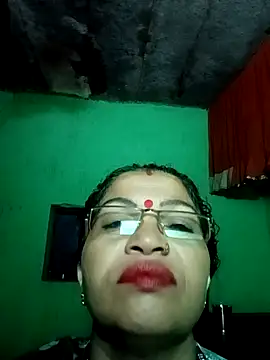 Manavi x online show from October 6, 2025, 9:48 pm