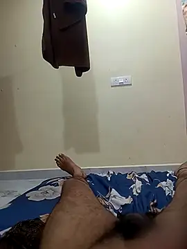 bobby3374 online show from September 15, 2025, 4:18 pm