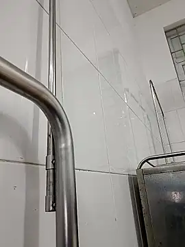 Lyly nuce online show from October 10, 2025, 2:07 pm