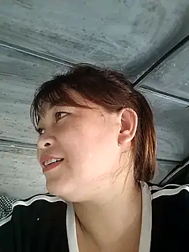 Lyly nuce online show from October 19, 2025, 9:56 am