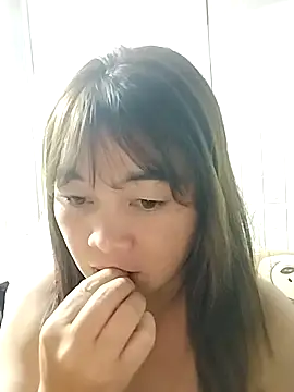 Lyly nuce online show from October 25, 2025, 9:52 am