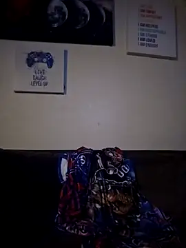 Yamiko42 online show from April 13, 2026, 1:26 pm