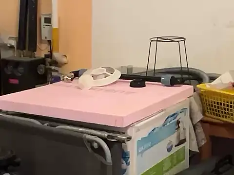 Snapshot of erik6980 chatting on October 11, 2025, 6:25 am erik6980 online show from October 11, 2025, 6:25 am