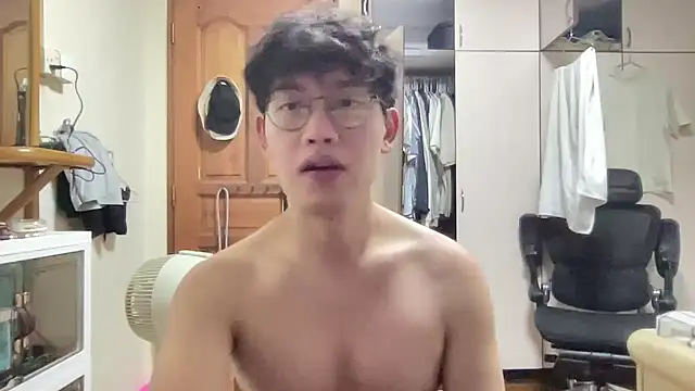 Passionatetwink2 online show from November 29, 2025, 11:10 am