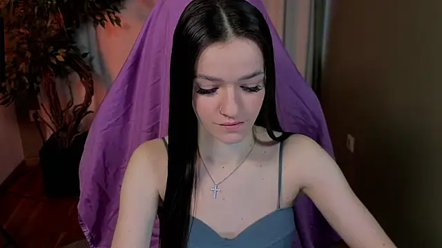 Snapshot of E_l_i_z_e_ chatting on March 20, 2026, 5:19 am E l i z e online show from March 20, 2026, 5:19 am