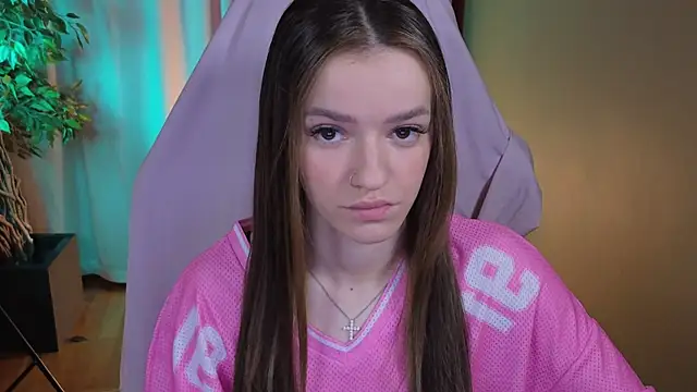 Snapshot of E_l_i_z_e_ chatting on April 1, 2026, 5:09 am E l i z e online show from April 1, 2026, 5:09 am