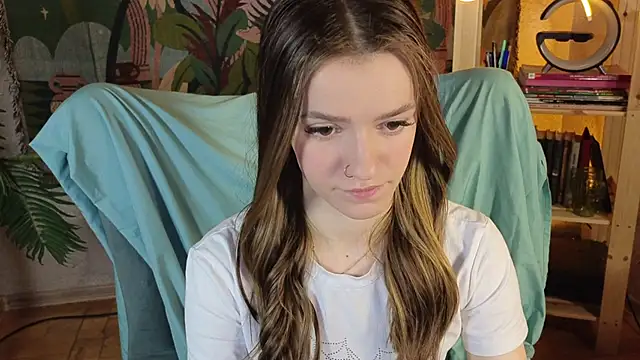 Snapshot of E_l_i_z_e_ chatting on April 8, 2026, 5:42 am E l i z e online show from April 8, 2026, 5:42 am