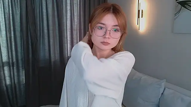 Snapshot of Susan_Gardner chatting on September 23, 2025, 1:29 pm Susan Gardner online show from September 23, 2025, 1:29 pm