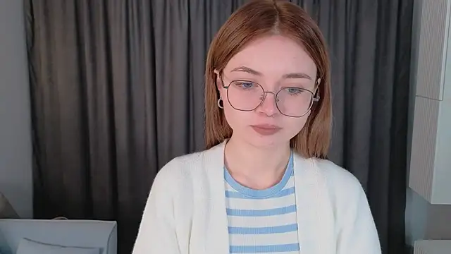 Snapshot of Susan_Gardner chatting on October 3, 2025, 2:18 pm Susan Gardner online show from October 3, 2025, 2:18 pm