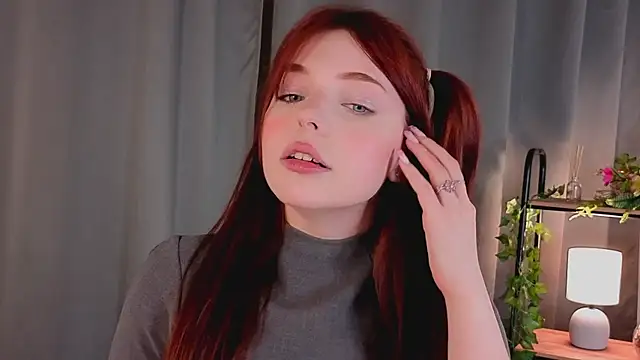 AnnieKim  online show from February 14, 2026, 5:02 pm