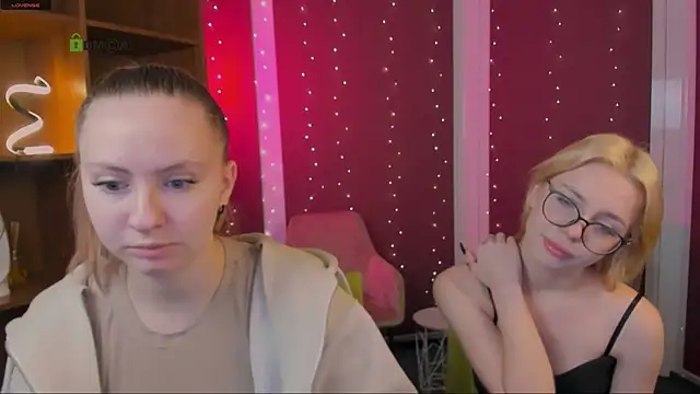 Snapshot of mila_glow1 chatting on November 10, 2025, 5:56 am mila glow1 online show from November 10, 2025, 5:56 am