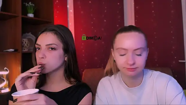 Snapshot of mila_glow1 chatting on November 25, 2025, 5:52 am mila glow1 online show from November 25, 2025, 5:52 am