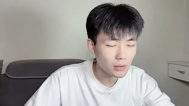 xiaoyang5200 online show from October 31, 2025, 2:35 pm