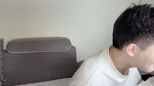 xiaoyang5200 online show from October 21, 2025, 3:44 pm