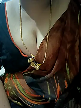 Snapshot of Geetha227 chatting on April 15, 2026, 11:49 pm Geetha227 online show from April 15, 2026, 11:49 pm