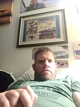 Snapshot of Iceman198244 chatting on October 21, 2025, 12:26 pm Iceman198244 online show from October 21, 2025, 12:26 pm