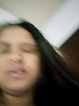 lauramartins7 online show from January 10, 2026, 2:12 pm