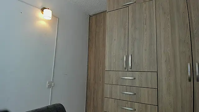 horny adiction online show from October 21, 2025, 1:43 pm