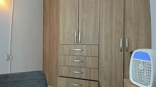 horny adiction online show from February 17, 2026, 7:11 pm