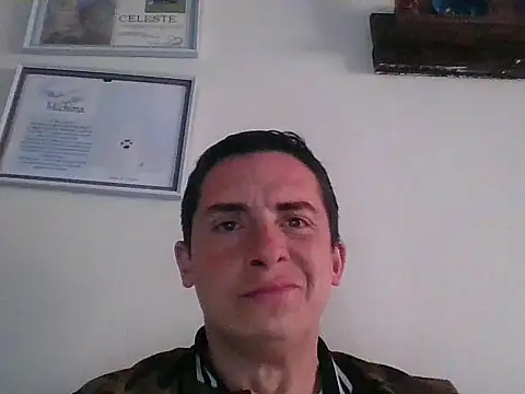 Snapshot of mickseb89 chatting on October 3, 2025, 8:32 pm mickseb89 online show from October 3, 2025, 8:32 pm