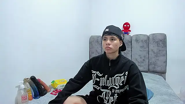 Bruno Cruzz online show from June 27, 2026, 1:33 am