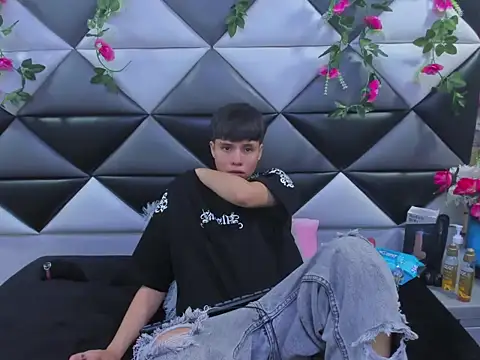 Snapshot of Bruno_Cruzz chatting on November 6, 2025, 1:53 am Bruno Cruzz online show from November 6, 2025, 1:53 am