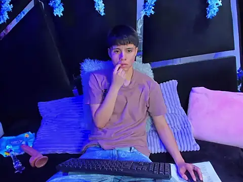 Snapshot of Bruno_Cruzz chatting on October 15, 2025, 1:59 am Bruno Cruzz online show from October 15, 2025, 1:59 am