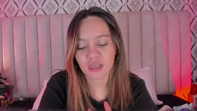 Sky Junne online show from April 6, 2026, 6:20 pm