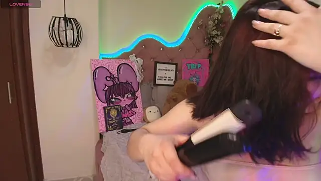 Snapshot of sophiievv chatting on November 5, 2025, 7:06 pm sophiievv online show from November 5, 2025, 7:06 pm