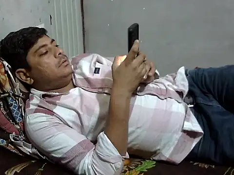 Ajmersingh335512 online show from April 8, 2026, 4:19 pm