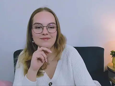 AliceCrazy69 online show from December 18, 2025, 4:00 pm